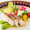 魚料理 日本海で獲れた鯛のサラダ仕立て