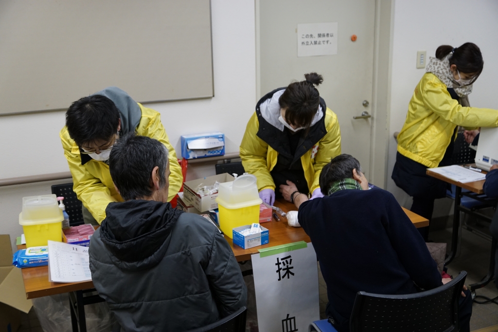 横浜の日雇い労働者の町で無料健康診断