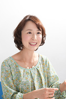 山川 恵里佳 さん