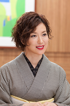 若村 麻由美 さん