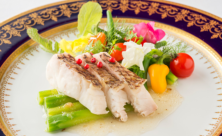 ～魚料理～ 日本海で獲れた鯛のサラダ仕立て