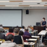 脳卒中看護認定看護師の高山知基HCU統括課長が市民公開講座で話している写真