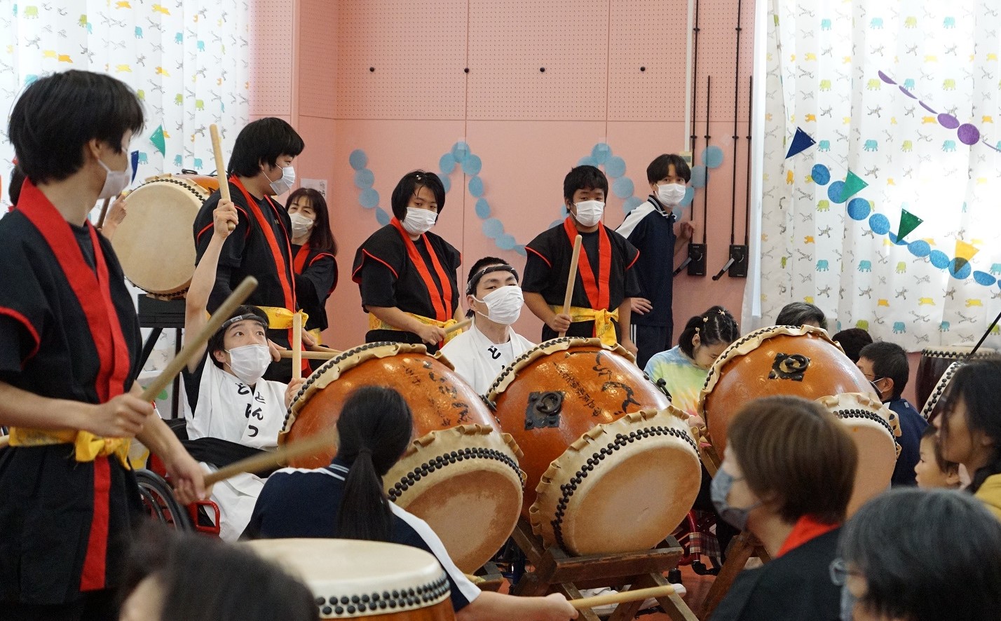 多様なプログラムで地域交流　静岡・伊豆医療福祉センターまつり