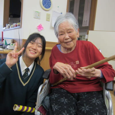 地域の中学生と交流