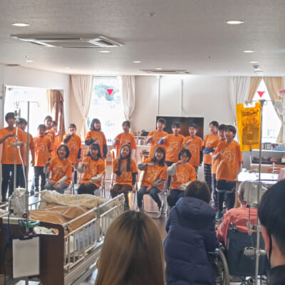 小学生が音楽で届けた癒やしのひととき