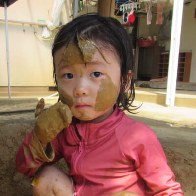 土遊びでどろんこ！