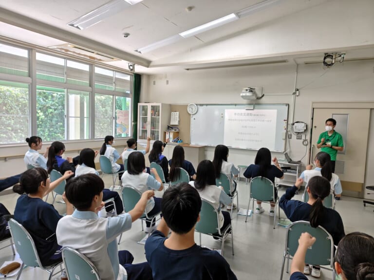 専門職と高校生が連携し地域の健康づくりを推進