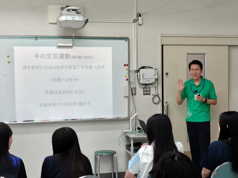 専門職と高校生が連携し地域の健康づくりを推進