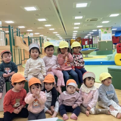 院内保育所キッズランドひまわりでは1年のしめくくりとなる「お楽しみ会」を実施