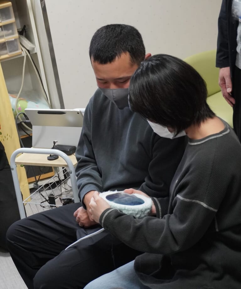 赤ちゃんと家族をつなぐオンライン面会