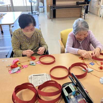 手先が器用な5人の入所者さんの職人技をご覧ください！