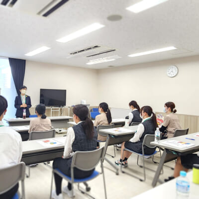 今年度入職の新卒事務職員を対象とした「事務職員初任者研修」を開始