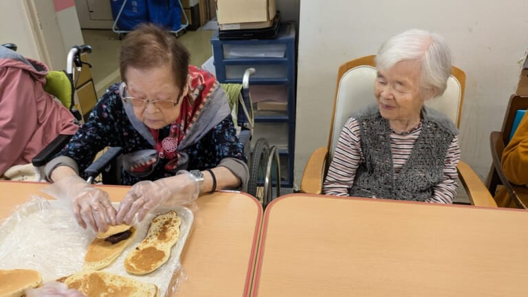新茶会と誕生会を開催
